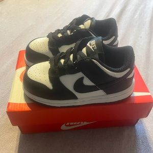 7c Nike dunk low black and white